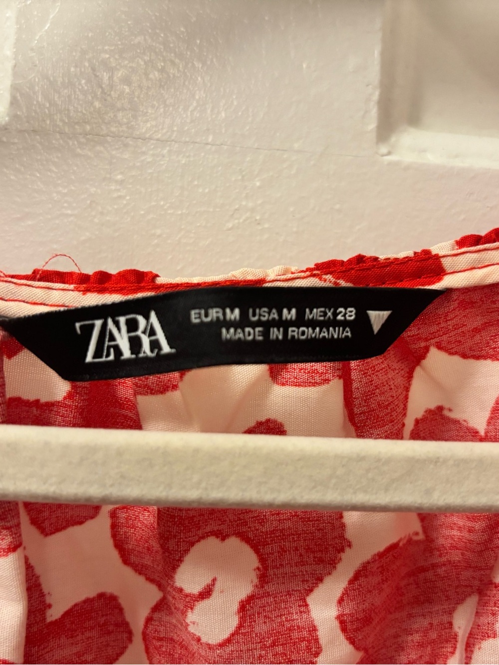 Zara Red and White Floral Puff-Sleeve Maxi Dress - Picture 4 of 7